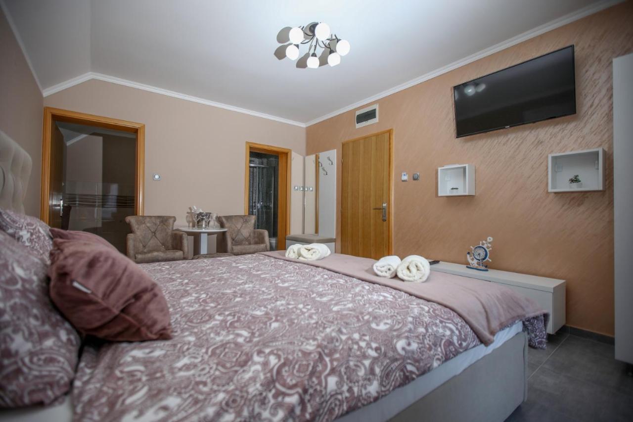 Dunavski Cvet Banatska Palanka Exterior foto